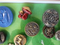 Un lot de boutons de diverses matière, majoritairement à déc… (photo 5)