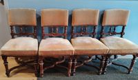 Quatre chaises en noyer ; style L XIII