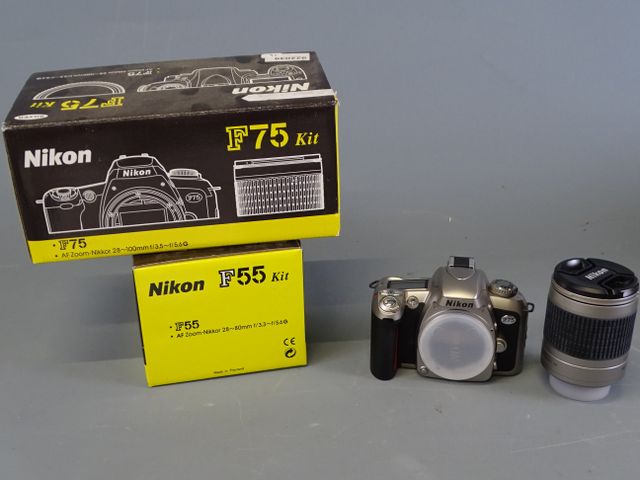 Deux appareils photos argentiques NIKON F75 Kit chacun avec objec...
