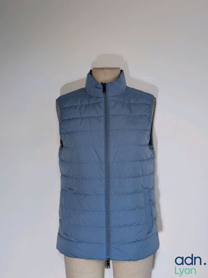 a woman ' s vest on a mannequin mannequin mannequin mannequin mannequin mannequin mannequin mannequin mann
