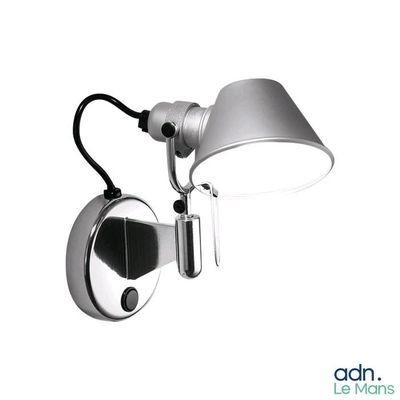 an image of a wall mounted light with a lamp on top of it