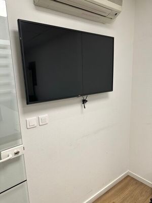 1 téléviseur LG Enlèvement : Vendredi 17 avril 2026 de 9h à …