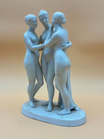 Groupe en biscuit « Les trois Grâces » H : 23