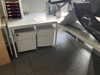 huit tables en stratifié gris 160x80 (photo 4)