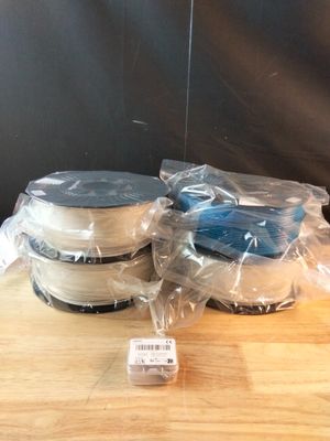 Lot de 4 bobines pour impression 3D (3 blanches et 1 bleu)