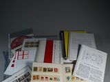 un grand nombre de livres posés sur une table