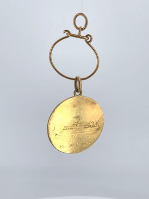 Porte clé en or jaune 750 °/°°° (18K) à pampille ronde gravé… - Photo 1