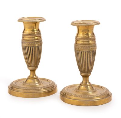 paire de chandeliers anciens en laiton