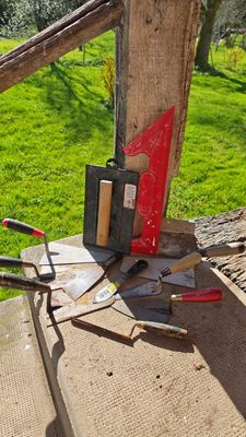 Lot d'outils pour maçonnerie LOT A RETIRER SUR RENDEZ-VOUS S…