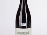 une image d'une bouteille de vin rouge sur fond blanc
