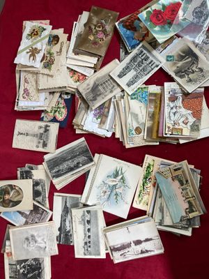 lot de cartes postales dont anciennes de diverses régions.