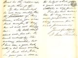 un gros plan sur un passage écrit à la main sur une feuille de papier