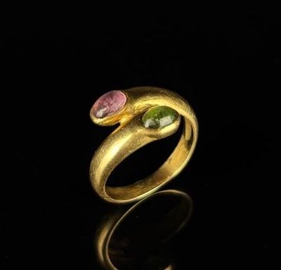 Bague toi et moi en or jaune ornée d'un cabochon de pierre v…
