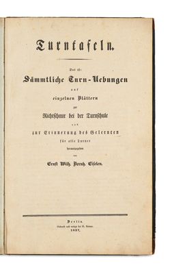 un vieux livre avec un titre en noir et blanc