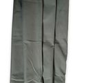 trois morceaux de tissu noir sur fond blanc