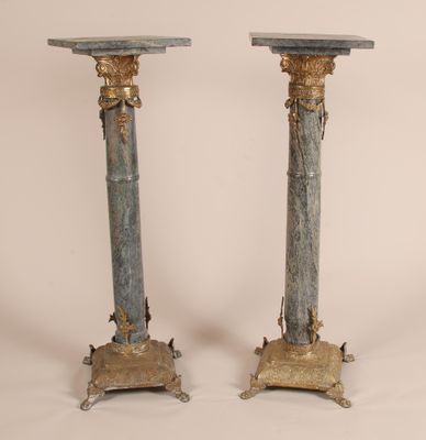 paire de socles anciens en marbre et laiton, à colonnes