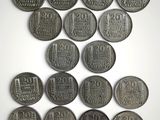 an image of a bunch of coins that are sitting on a table