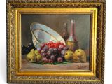 tableau représentant une nature morte composée de raisins, de poires, de poires et d'une bouteille de vin posés sur une table