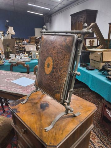 Psyché de table en triptyque, début 20ème. Une vitre cassée