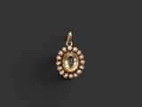 un pendentif en or et diamants