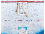 une image représentant une peinture sur un mur blanc, avec de la peinture bleue et rouge
