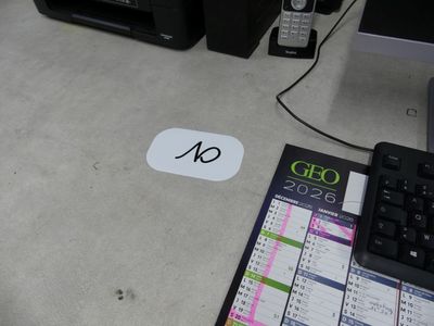 Bureau + ordinateur - Photo 1