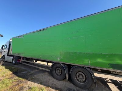 FRUEHAUF SEMI-REMORQUE - Genre : SREM - Carrosserie : FOURGO…