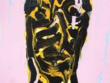 une peinture abstraite représentant le visage d'un homme, recouvert de peinture jaune et noire
