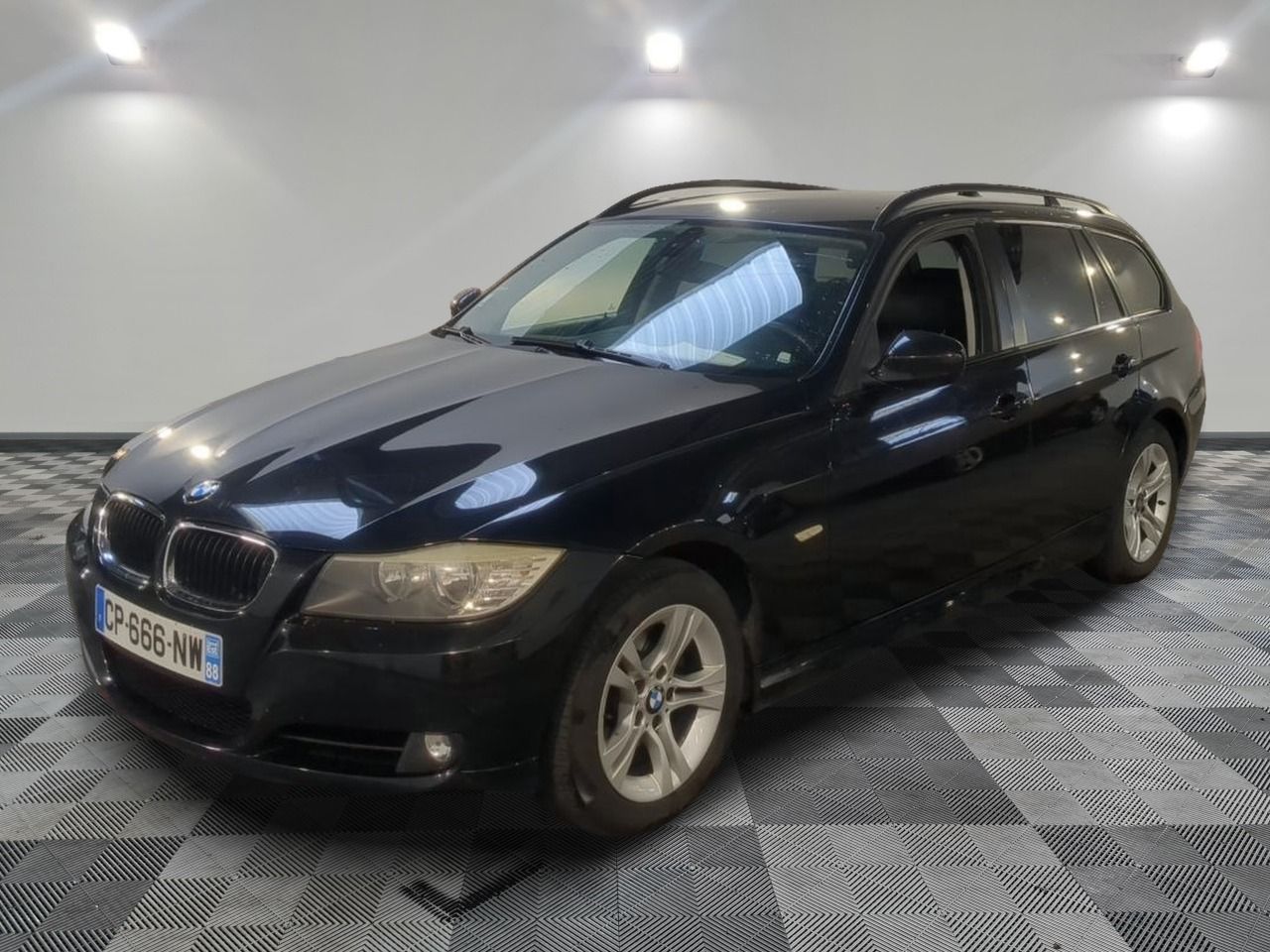BMW - TOURING 318D LUXE - GO - Mise en service: 14/10/2008 - Véhicule concerné par un rappel - plus d'informations su...