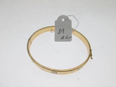 a close up of a bracelet with a price tag on it