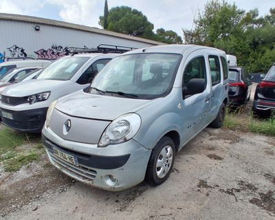 le nombre de voitures garées dans un parking