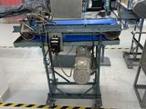 une image représentant une machine dans une usine où se trouvent de nombreux équipements