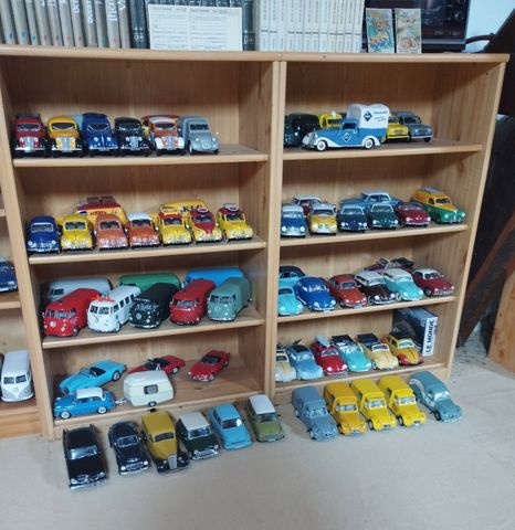 Importante collection de voitures miniatures (Environ 600-800) do...
