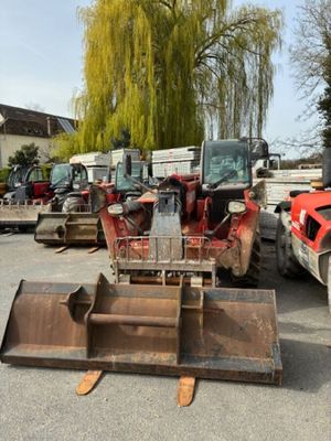 Charriot télescopique MANITOU type MT 1440 équipé fourche et godet - H