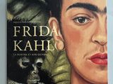 la couverture du livre de Frida Kahlo, un portrait de Frida Kahlo