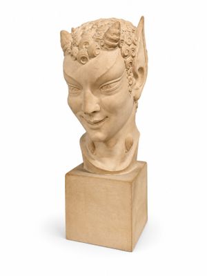 une image représentant une sculpture représentant la tête d'une femme posée sur un bloc