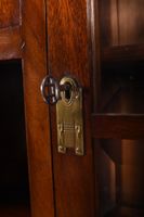Buffet deux corps en acajou et placage d'acajou ouvrant en p… (photo 6)