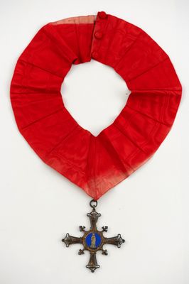Croix de chanoine du chapitre de la Cathédrale de Nîmes, 72845702