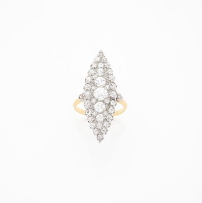 une bague en or et diamant