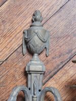 DEUX PAIRES D'APPLIQUES à deux bras de lumière en bronze de … (photo 6)