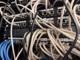 a bunch of wires that are connected to a computer