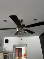 TROIS SUSPENSIONS lumineuses formant ventilateur et TROIS SU…