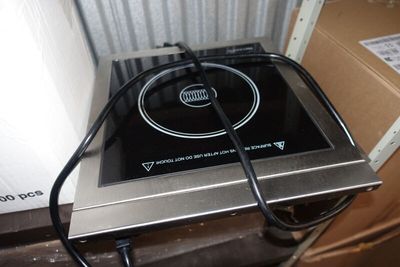 Une plaque à induction PRO INNOV - Photo 1