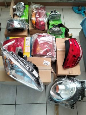 10 pièces éclairages automobile (phares, clignotants, antibr… - Photo 1