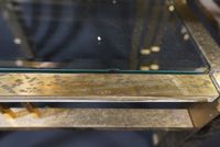 3 tables gigognes en laiton doré à décor géométrique et plat… (photo 4)