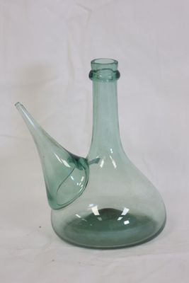 Poron en verre vert Espagne XX°s haut 20 cm A l'attention de…