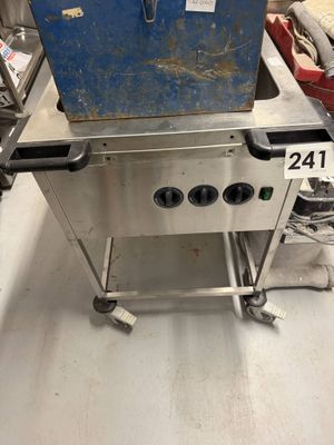 une photo d'une friteuse à gaz professionnelle dans un magasin