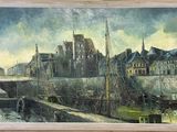 une peinture représentant un bateau dans un port, à côté d'un bâtiment