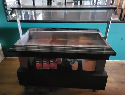 ROLLER GRILL, meuble self-buffet réfrigéré, sur roulettes, d…