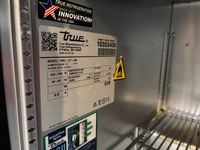 Un caisson réfrigéré TRUE positif inox une porte (photo 2)